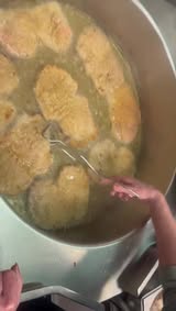 Ein Moment im Leben eines Schnitzels.